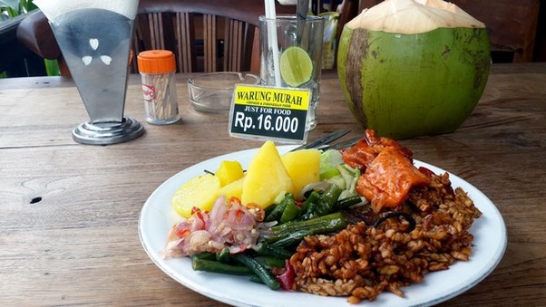 Bon plan à Bali : le resto Warung Murah à 1 euro!