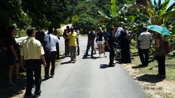 Au bout du monde : Tropical Farm, le paradis du fruit. Education.