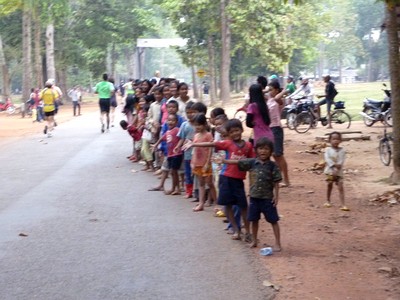 Angkor Wat : semi marathon en terre d'aventure. Les enfants