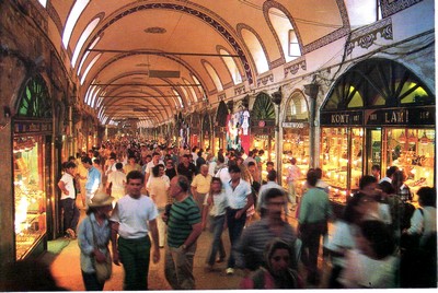 Monastir, Istambul, Pampelune, l'Atlas, Bonifacio, la Suède. Le Grand bazard d'Istambul