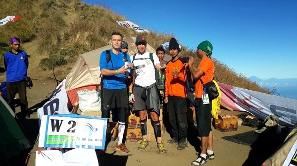 Mont Rinjani, compétition ultra trail 2013 à Lombok Camp de base au sommet 