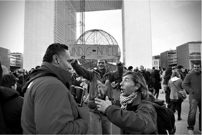 Vivre autrement pour vivre mieux et devenir riche. Les indignés