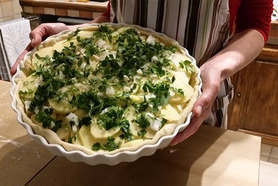 Cuisine végétarienne : recette vegan du pâté aux pommes de terre. Garniture